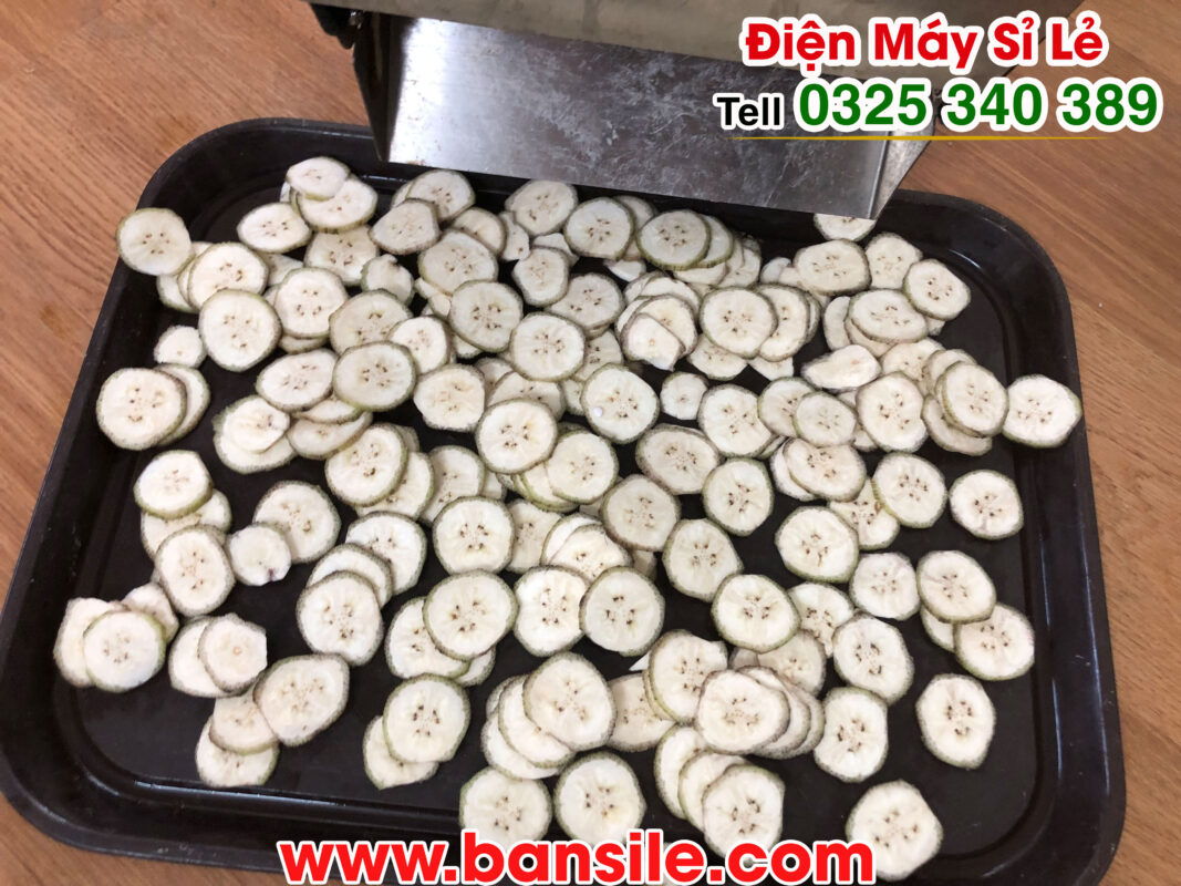 may-thai-lat-qua-chuoi-tieu-xanh